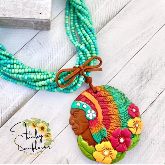 OUT OF STOCK Chunky Floral Indian Head Beaded Necklace - Picture 2 of 2
